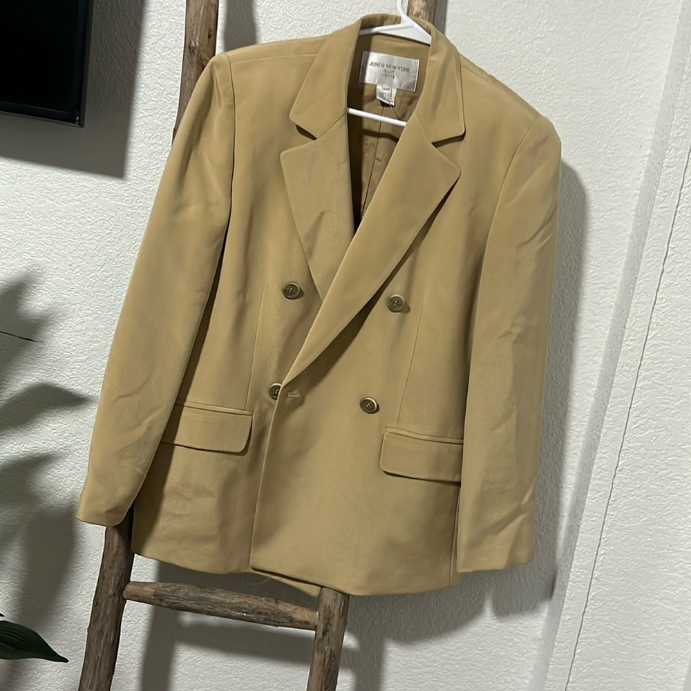 Neutral silk suit set, size 10P